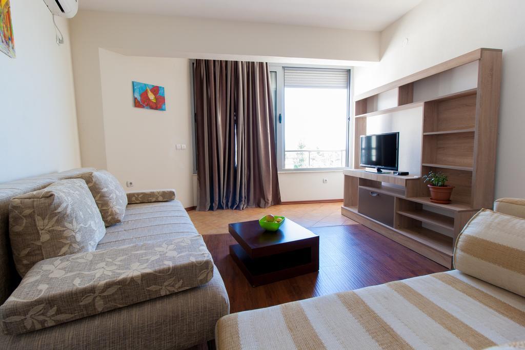 Art I Apartments Ulcinj Exterior photo