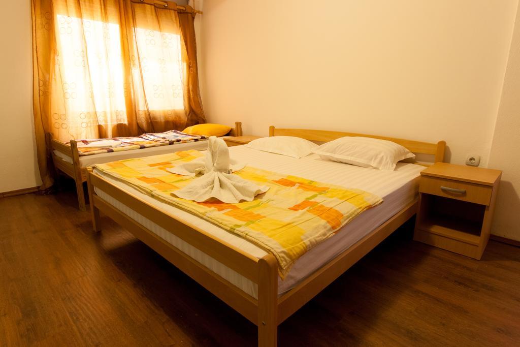 Art I Apartments Ulcinj Exterior photo